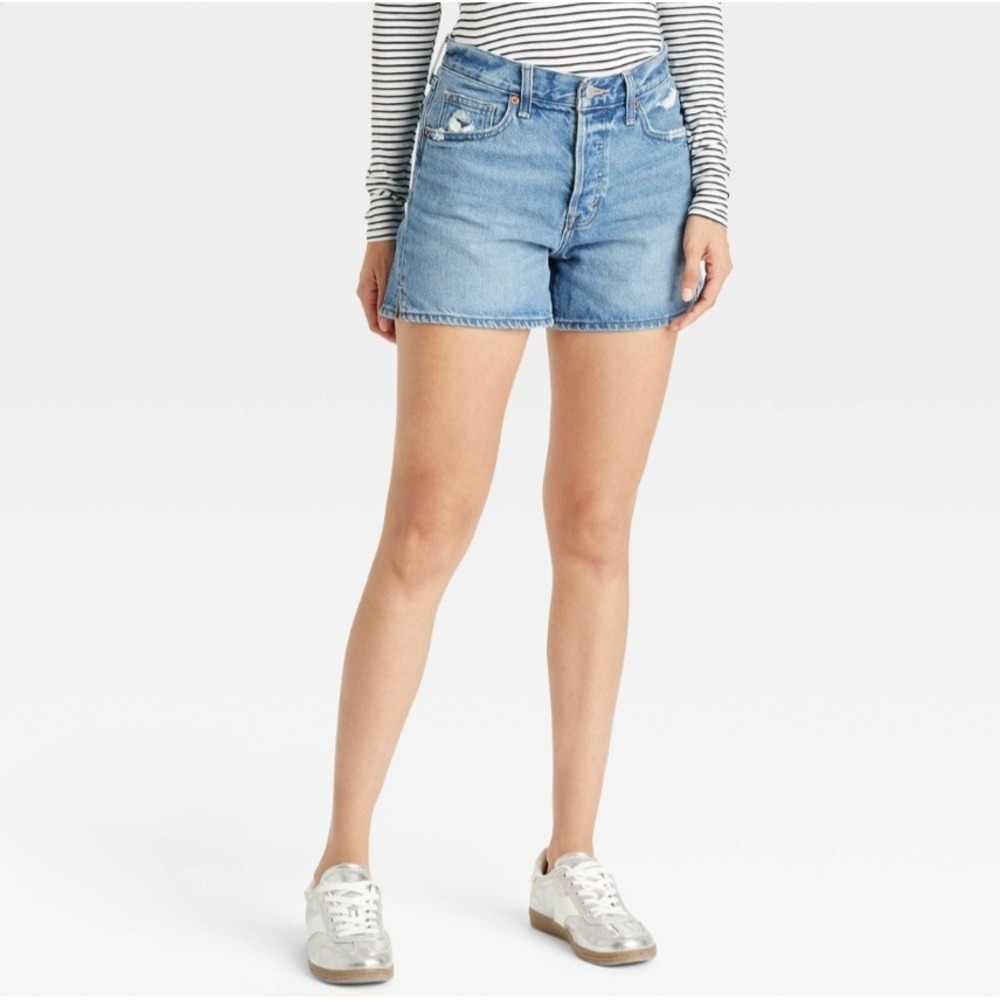 Universal Thread Womens 90s Baggy Denim Shorts Light Wash Blue Size 14 NWT